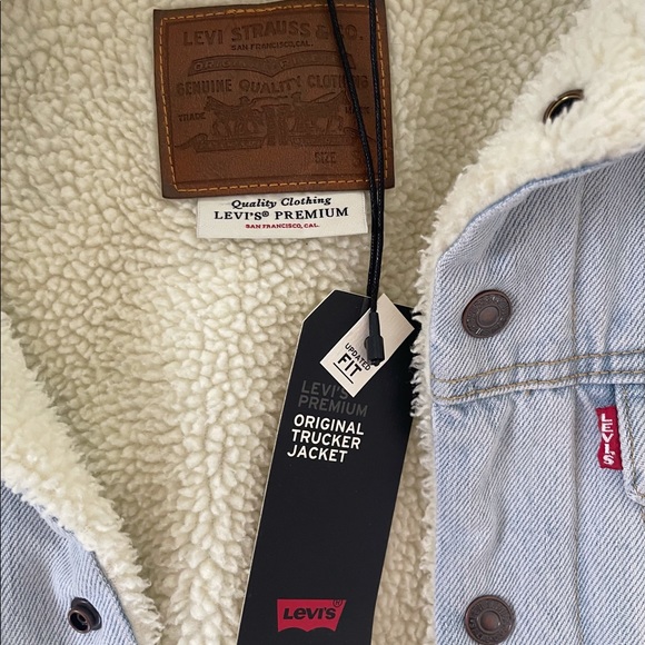 Levi Jacket - Picture 2 of 3